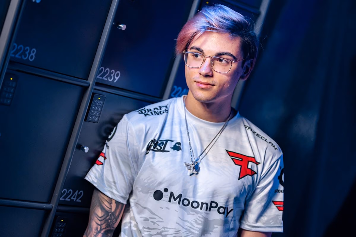 Настройки Twistzz в CS2: сенса, прицел, eDPI 680 (FaZe Clan 2025)